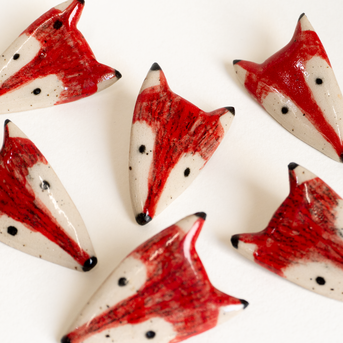 Volpe | Spilla in ceramica